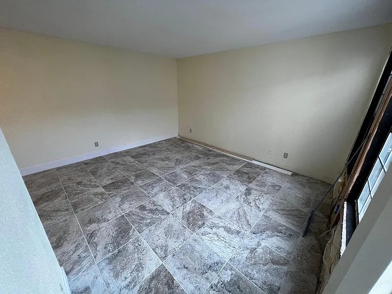 Leafwood Cir — Photo 2