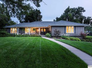 8515 Douglas St, Omaha, NE 68114