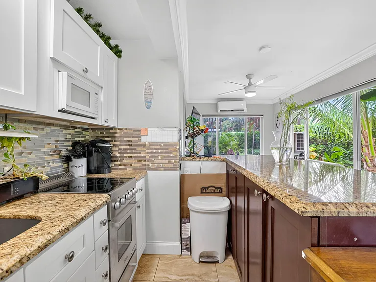 3207 Marine Dr #D — Photo 11