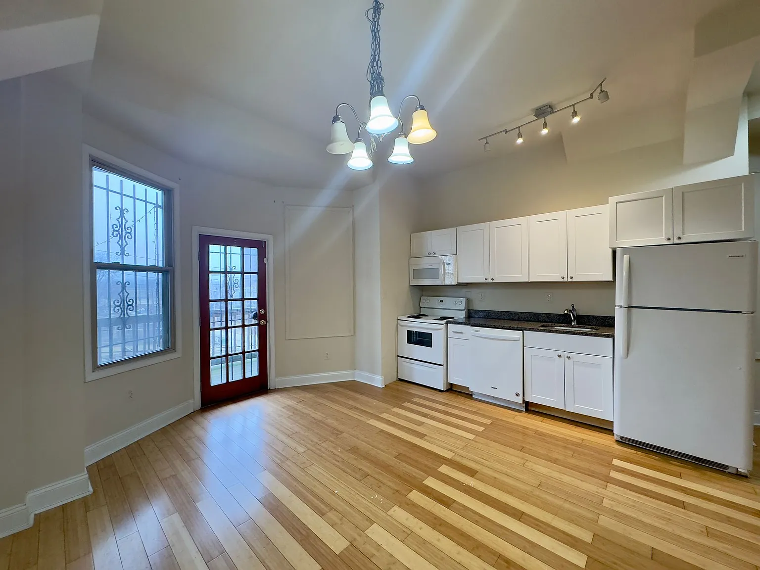 Apartments in Reservoir Hill, Baltimore, MD! — Photo 4