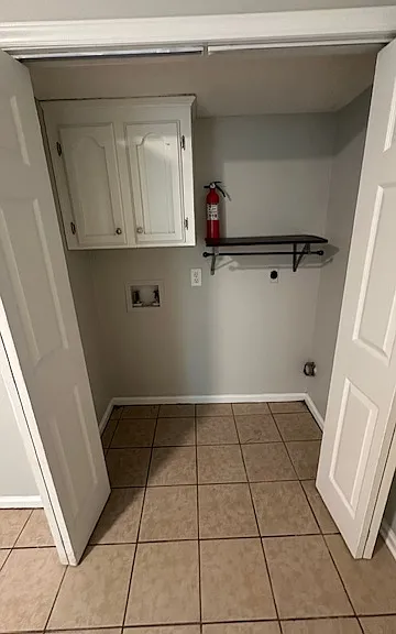 washer/dryer utility closet