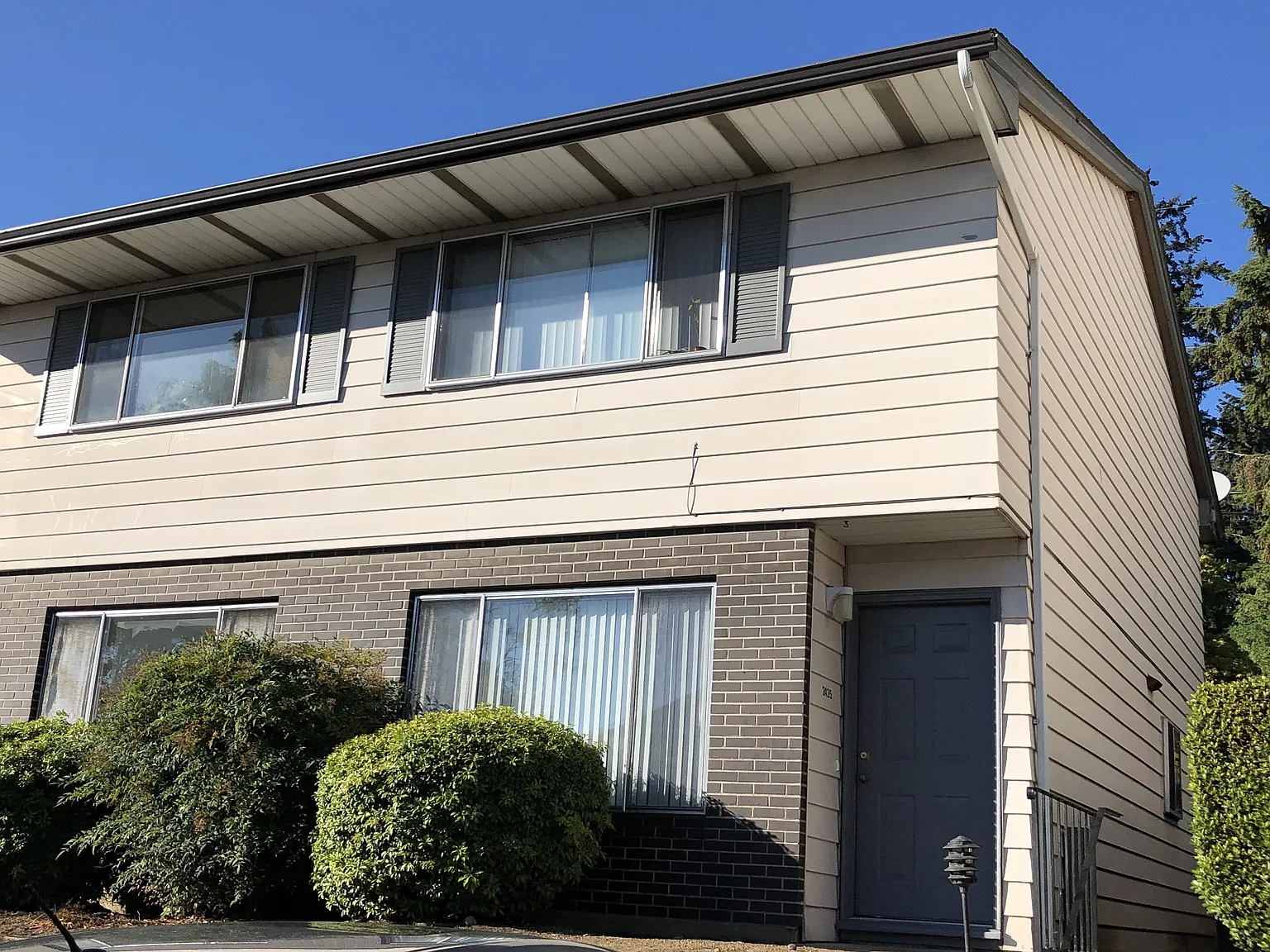 Town Terrace Apartments — Photo 3