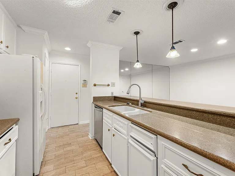 2602 Rice Blvd — Photo 24