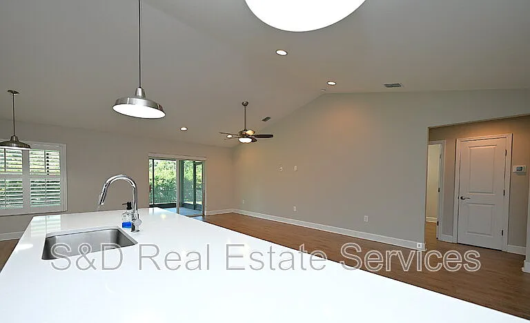 4435 Lake Hancock Rd — Photo 15
