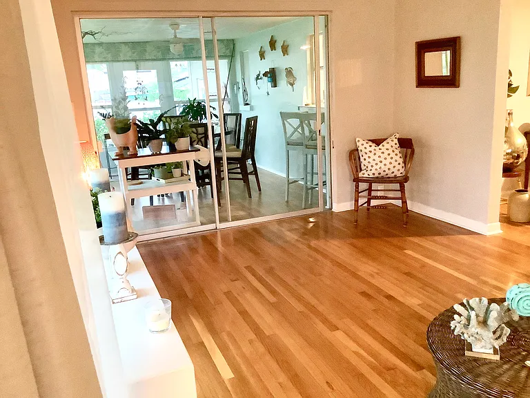 148 Overbrook Dr E — Photo 9