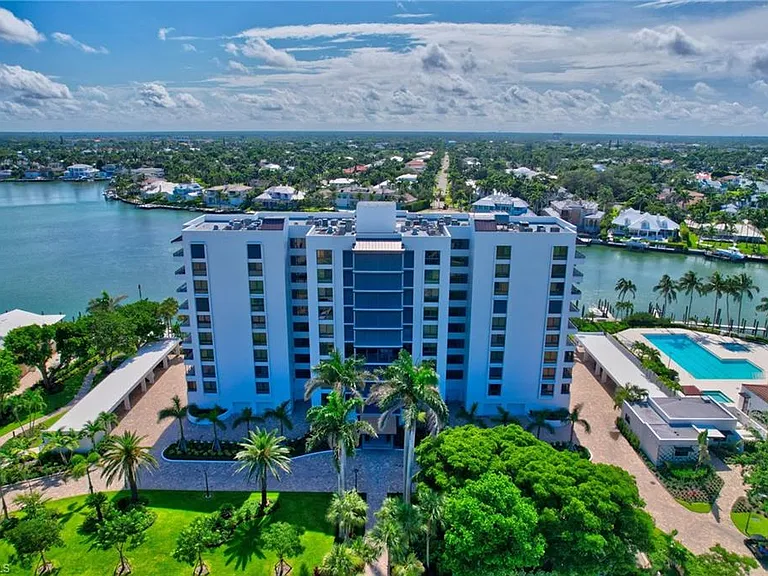 2400 Gulf Shore Blvd N #603 — Photo 2