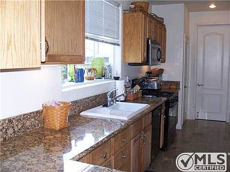 3rd image of 868 De Ann Ln