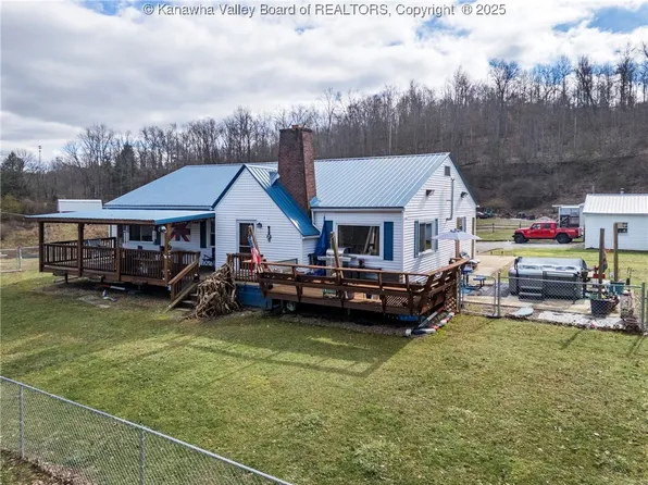 13284 Us Route 60, Milton, WV 25541