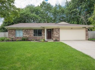 2S030 Lexington Ct, Warrenville, IL