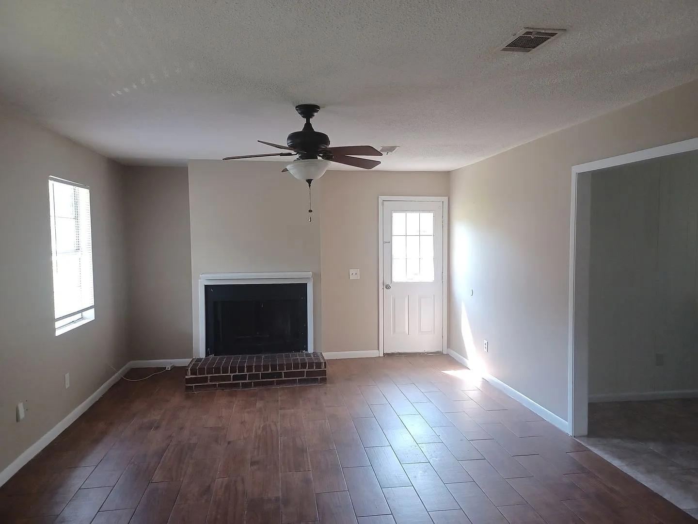 Beautiful 3bd/2ba home ready to rent — Photo 2