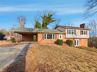 1625 Brushy Mountain Rd, Wilkesboro, NC 28697