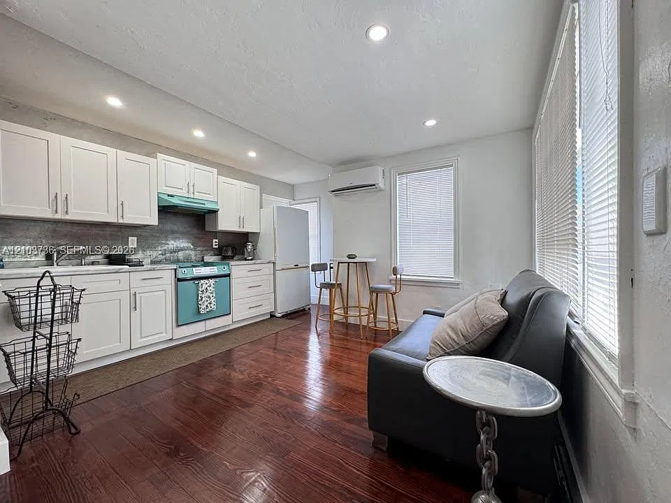 Oakland Park Second Add — Photo 2
