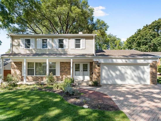 408 W Hawthorne Ct, Lake Bluff, IL 60044