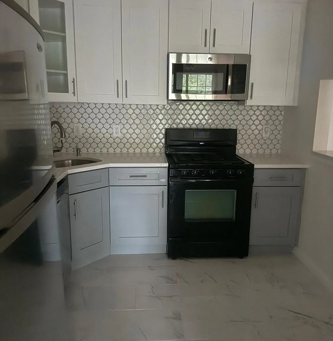 2 bed, 2.0 bath, 1150 sqft, $2,300 — Photo 2