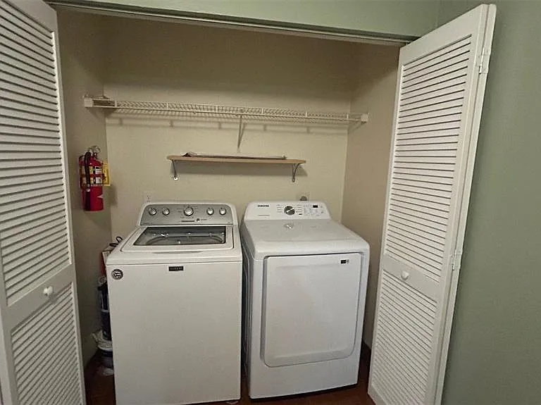 2360 SW Archer Rd #303 — Photo 7