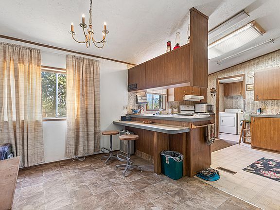 4th image of 8837 N Star Ln