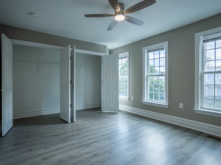 1306 W Clay St — Photo 20