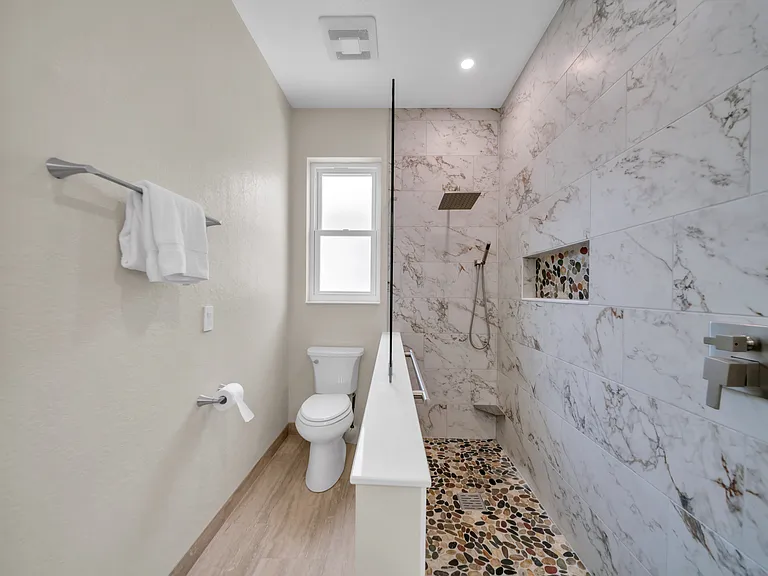 1358 Hedgewood Cir — Photo 21