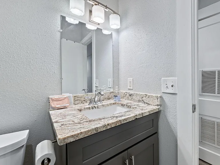 412 Drew St #3 — Photo 11