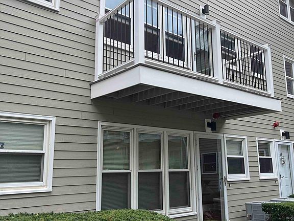3rd image of 54 Crescent Ave APT G