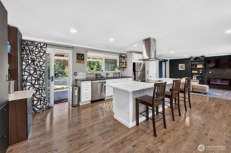 2nd image of 413 SW 305th Street