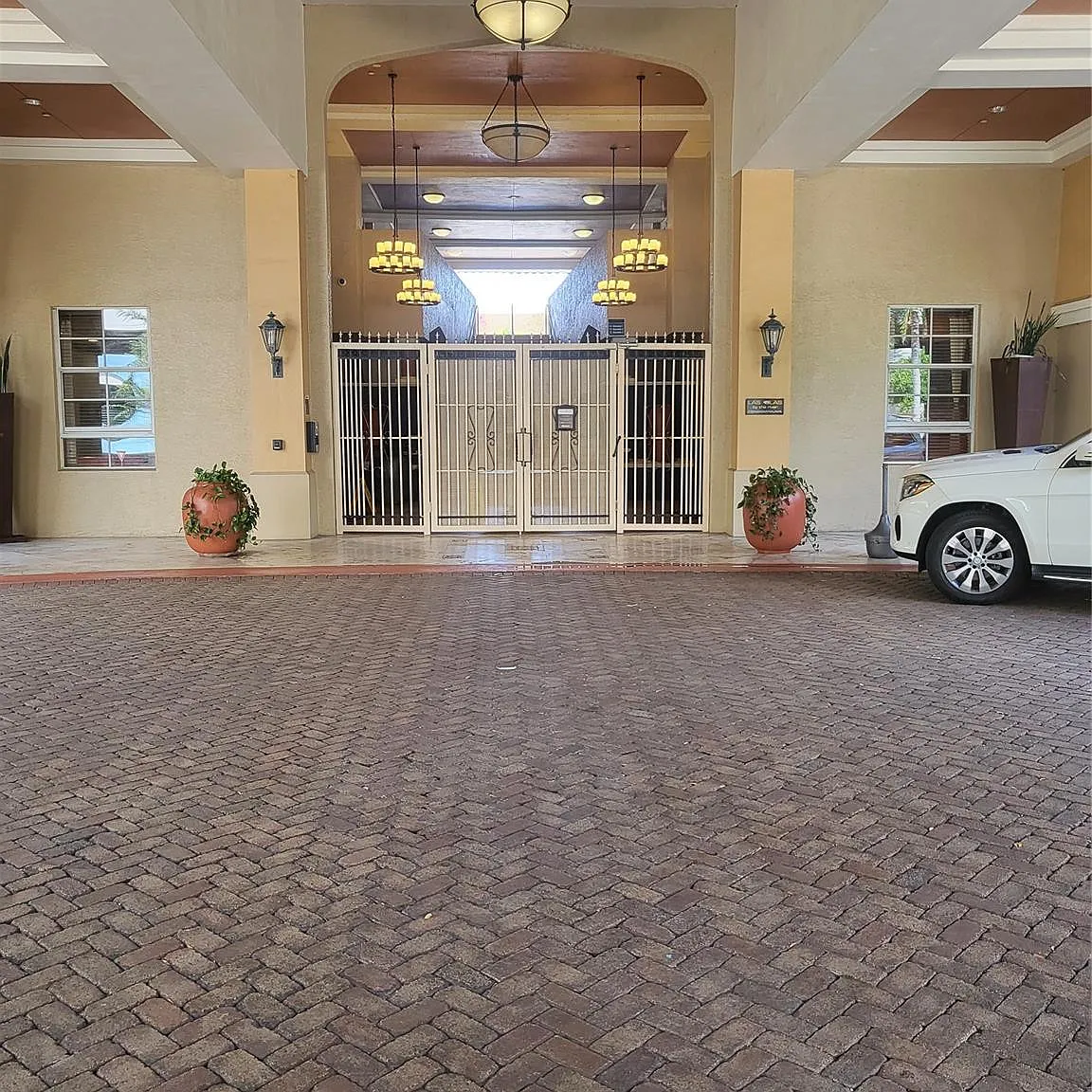 1 bed, 1.0 bath, 793 sqft, $2,200 — Photo 2