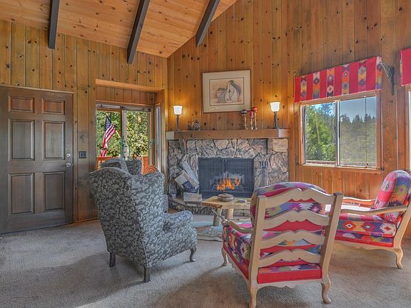 5th image of 1005 Sandalwood Dr