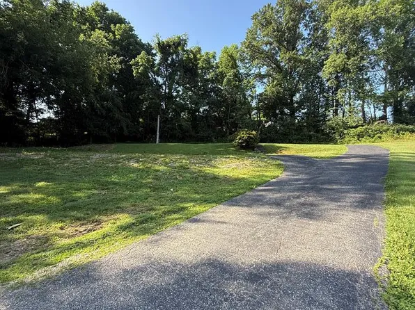 410 W Nunley Ct, Ashland, KY 41102