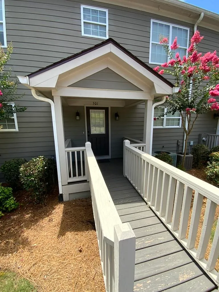 3 bed, 3.5 bath, 2948 sqft, $2,950 — Photo 1