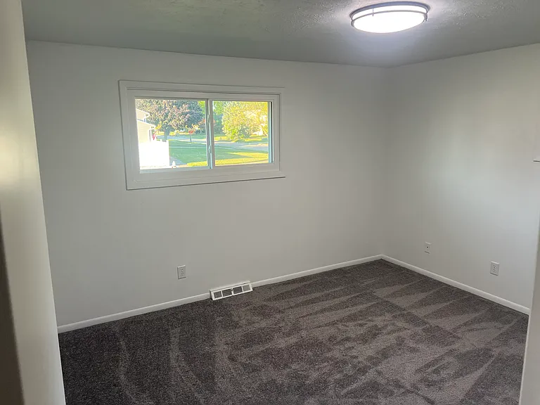 35477 Hobbie Dr — Photo 8