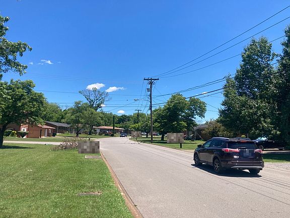 4th image of 3103 Moorewood Dr