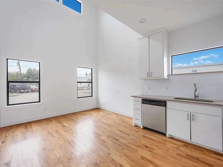 1617 Dumble St #A — Photo 3