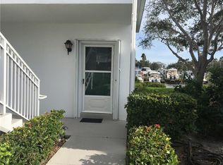 2800 Indian River Blvd, Vero Beach, FL 32960