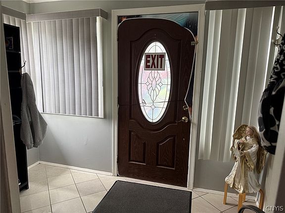 3rd image of 609 Demong Dr
