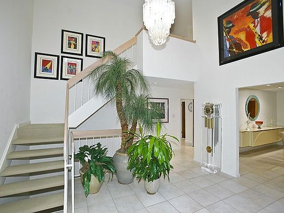 3rd image of 10117 Sorrel Ave