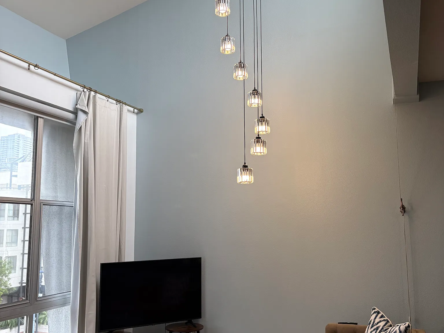 Studio, 585 sqft, $2,195 — Photo 2