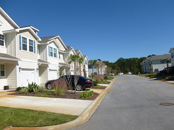 3rd image of 16 W Shady Oaks Ln Unit E