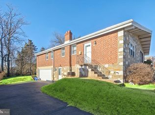 722 Charette Rd, Philadelphia, PA 19115