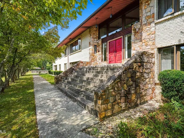 780 Cecil St, Pennington Gap, VA 24277