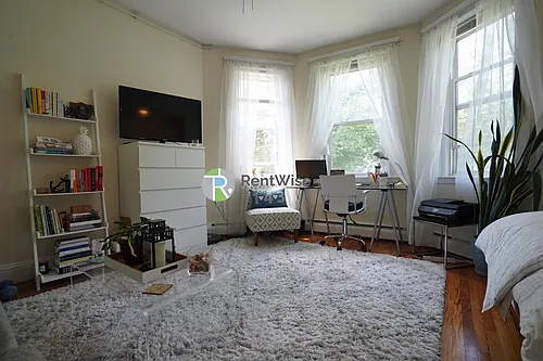 1842 Commonwealth Ave #4 Photo 1