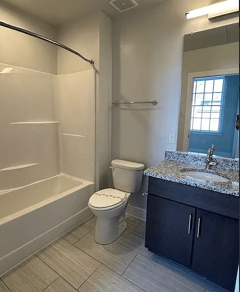 Parkwood Apartments — Photo 5