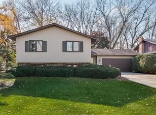 6765 Shingle Creek Dr, Minneapolis, MN 55445