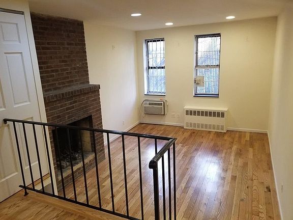 3rd image of 321 E 92nd St APT 3C
