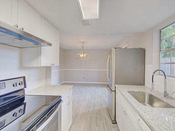 3rd image of 147 Northdale Pl #147