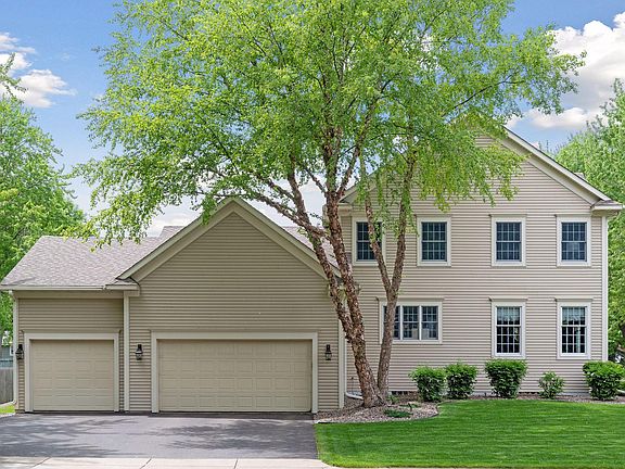 5th image of 3608 Downers Dr NE