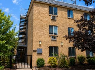 1135 Elizabeth St APT 302, Denver, CO 80206