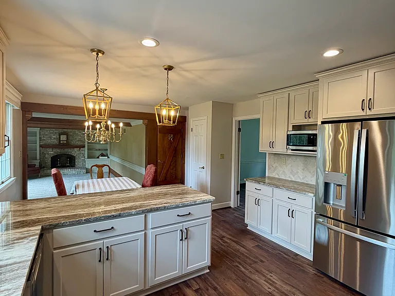 2511 Claret Dr — Photo 2