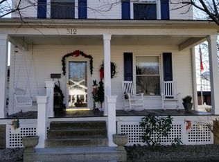 312 W Randolph St, Pinckneyville, IL 62274