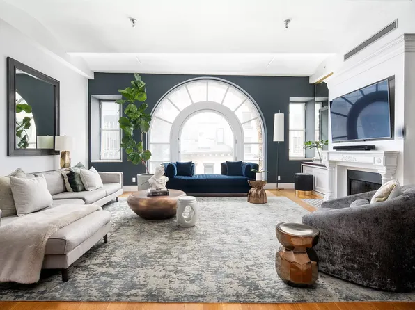 42 Ann St APT 5, New York, NY 10038