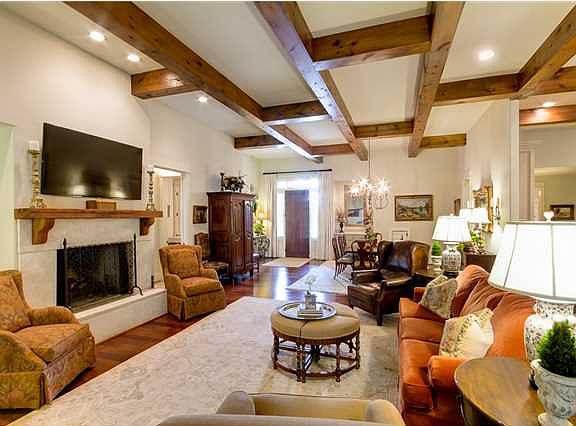 4th image of 3420 Oak Grove Cir